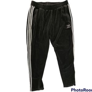 Adidas velour black joger 75% cuttom